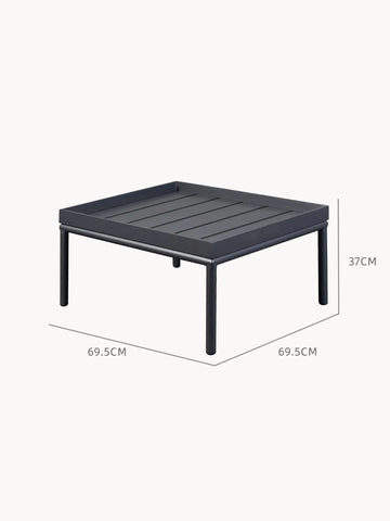 Amsterdam Lounge-Lodi Aluminium-Couchtisch mit abnehmbarer Tischplatte als Serviertablett, pulverbeschichtetem Rahmen und leicht zu reinigenden Aussparungen, passend für modulare Outdoor-Sofas von Finqa.