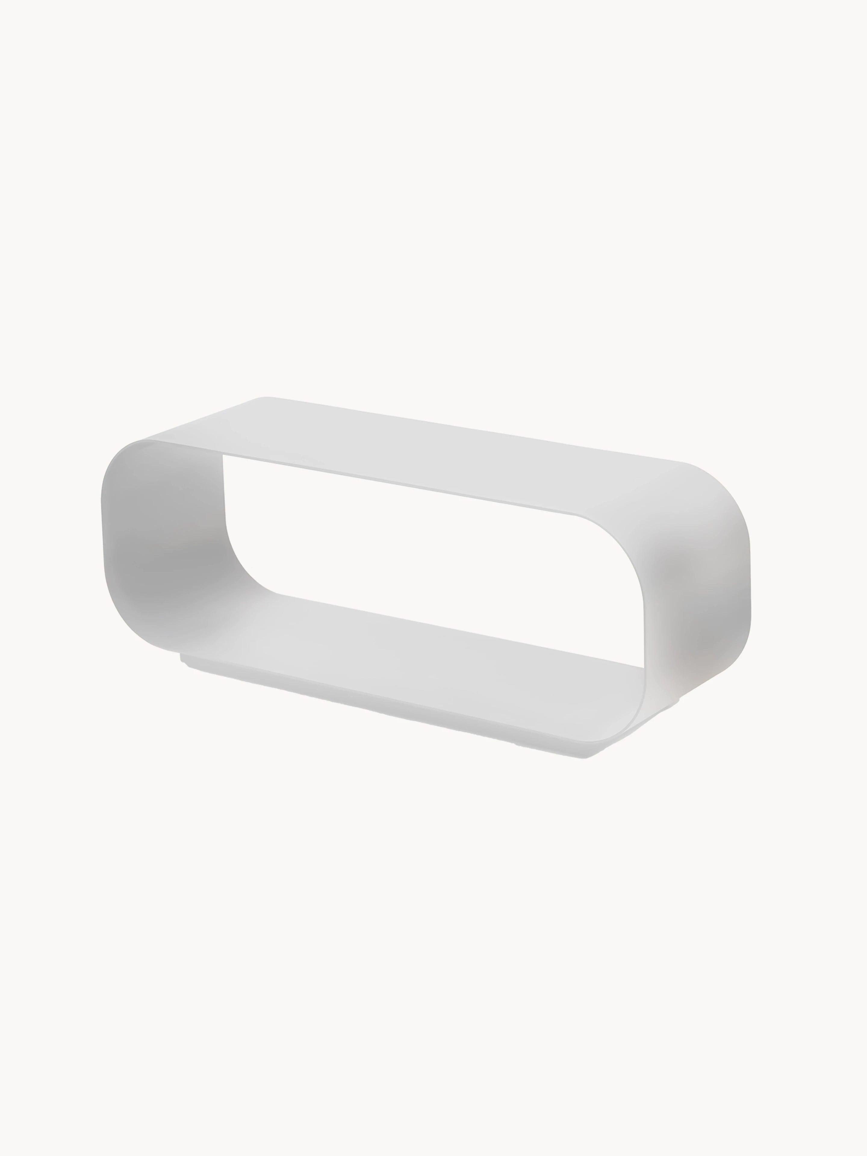 Nahaufnahme des Leiden Ovaler ausgehöhlter Couchtisch-Aluminium Pulverbeschichtung-Weiß mit eleganter, geschwungener Kante, passend zu Finqa GmbH's stilvollen und modularen Outdoor-Möbelkollektion.