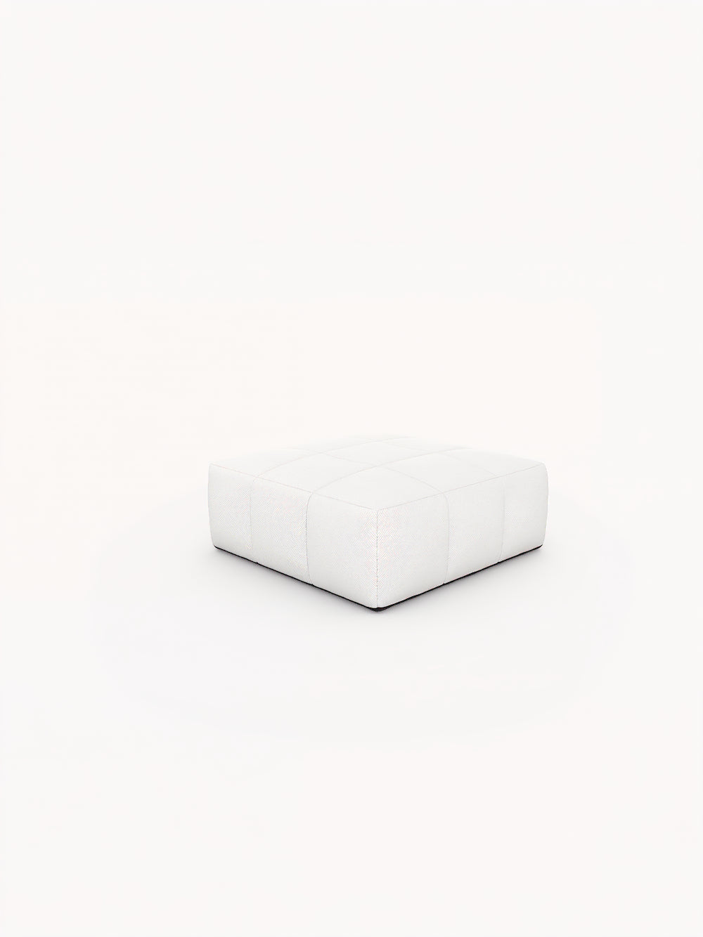 Marshmallow Bonbon Ottoman aus weißem Stoff mit feinen Steppnähten, inspiriert von Marshmallows, bietet modularen Komfort. Nachhaltig und wetterfest, ideal für flexible Outdoor-Gestaltung von Finqa GmbH.