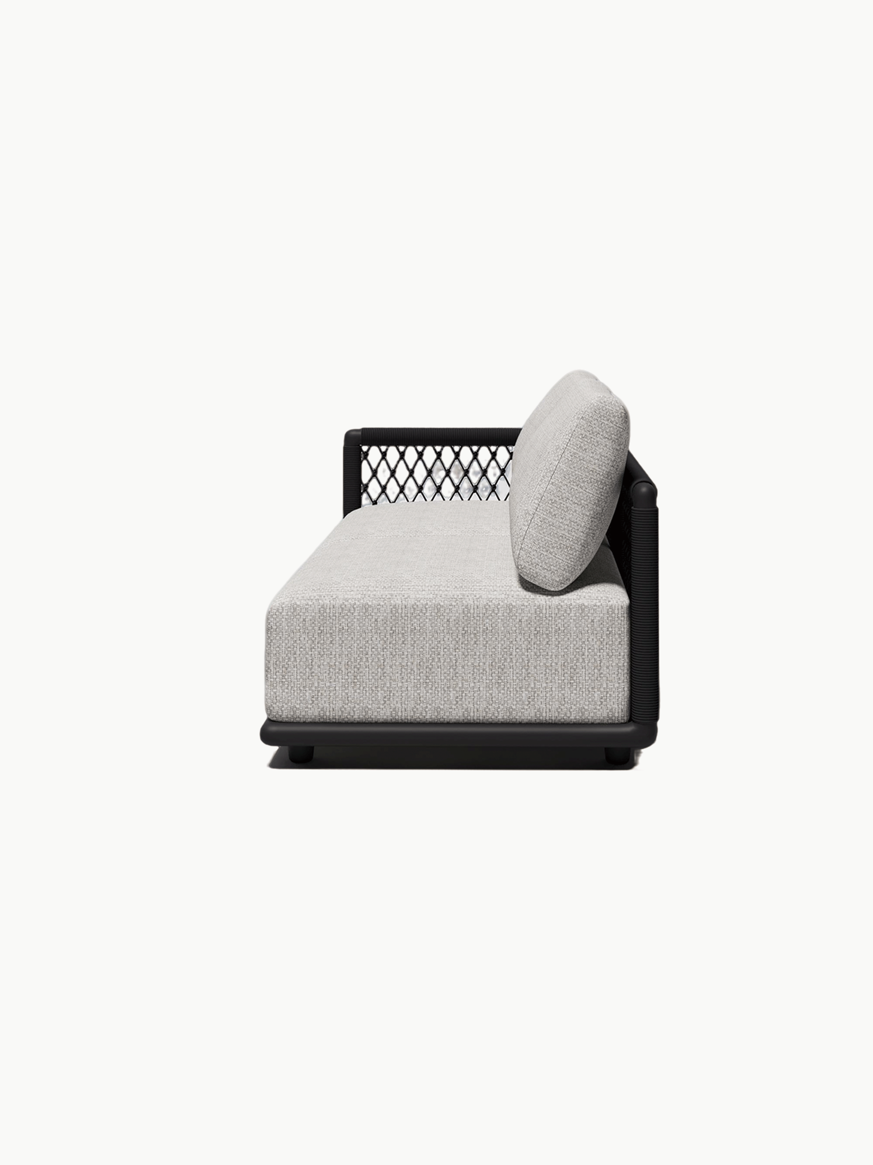 Mykonos Garten Ecklounge Set, 2er-Set: Einzelsitzmodul mit niedrigem schwarzen Gestell und gewebter Seilarmlehne, bezogen in hellgrauem Stoff, inklusive passendem Rückenkissen. Perfekt für stilvolle, wetterfeste Gartengestaltung.