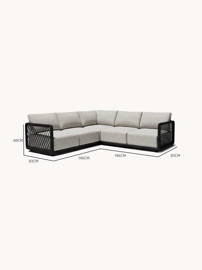 Mykonos Garten Ecklounge Set, 2er-Set: L-förmiges, hellgraues Sofa mit schwarzem Rahmen und geflochtenen Seitenpaneelen. Abmessungen: 83 cm tief, Sitzhöhe 60 cm, 146 cm pro Arm. Ideal für stilvolle Outdoor-Bereiche.