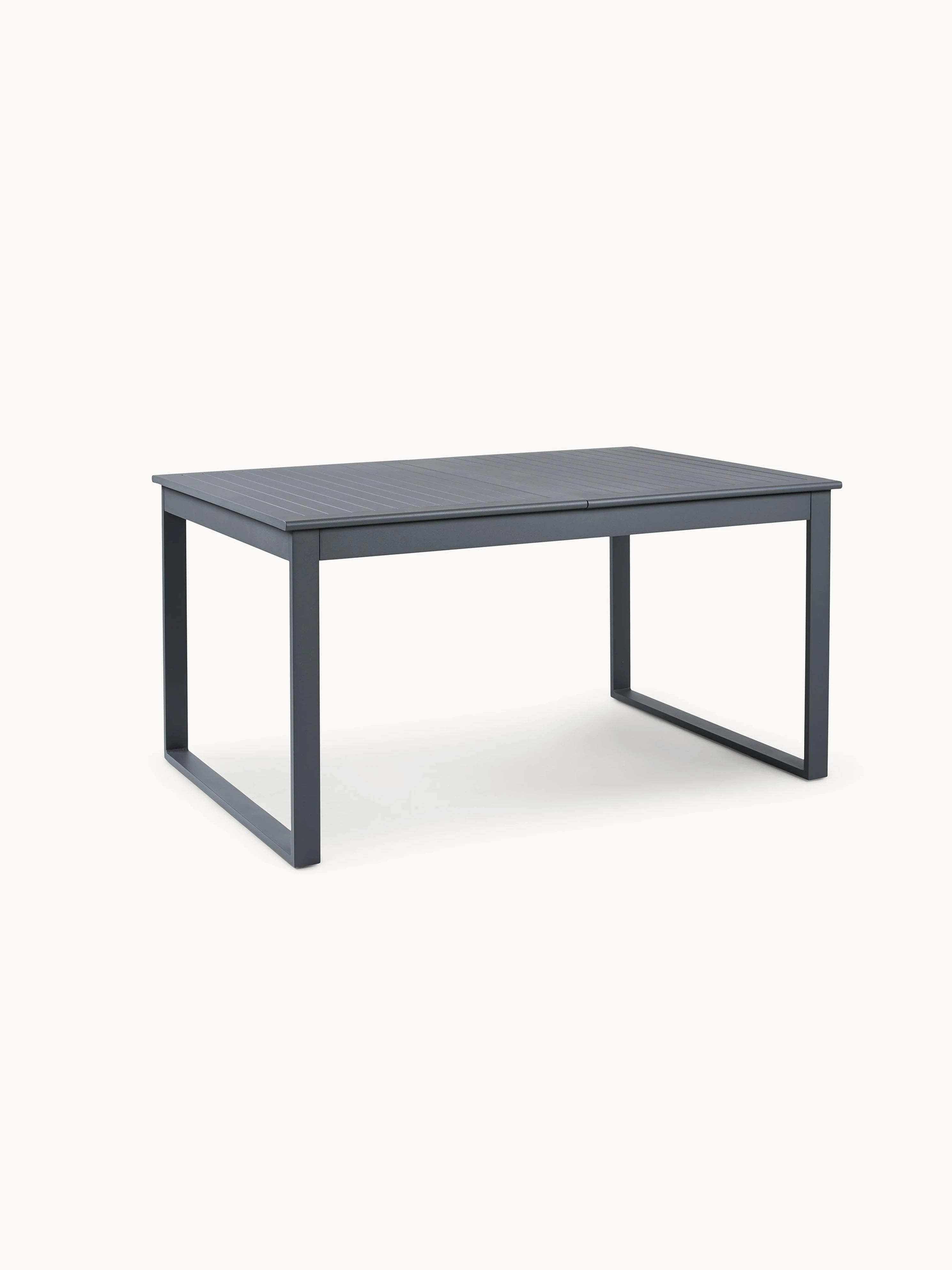 FINQA Warschau Ausziehbarer Esstisch mit grauer, perforierter Aluminium-Tischplatte, robustem Aluminiumgestell und ausziehbarer Funktion, ideal für flexible Esssituationen im Außenbereich, auf weißem Hintergrund präsentiert.
