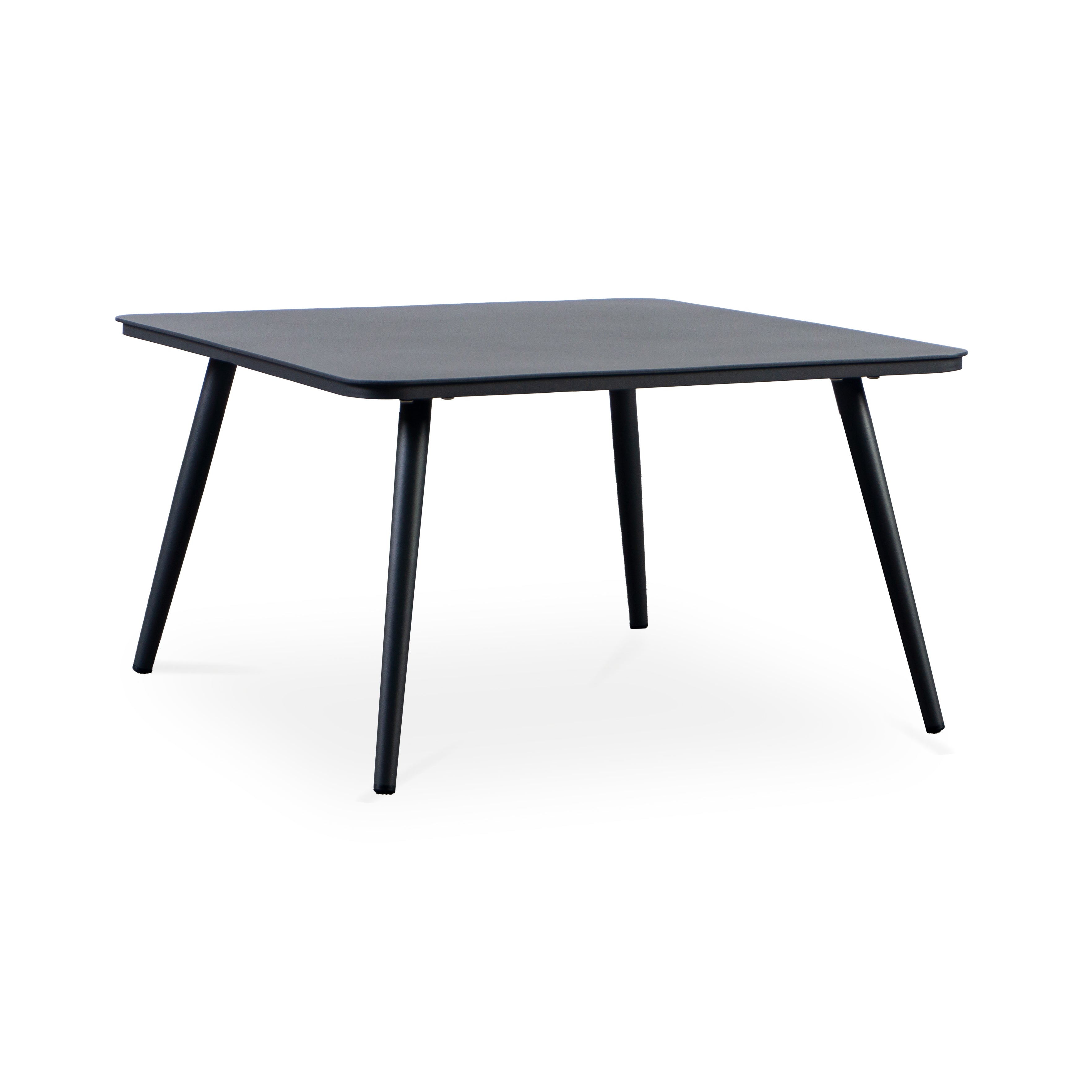 Finqa Menorca Loungetisch Aluminium-Pulverbeschichtung mit quadratischer Tischplatte, minimalistisches Design, matte schwarze Oberfläche, zylindrische Beine, ideal für flexible Outdoor-Gestaltungen von Gärten und Terrassen.