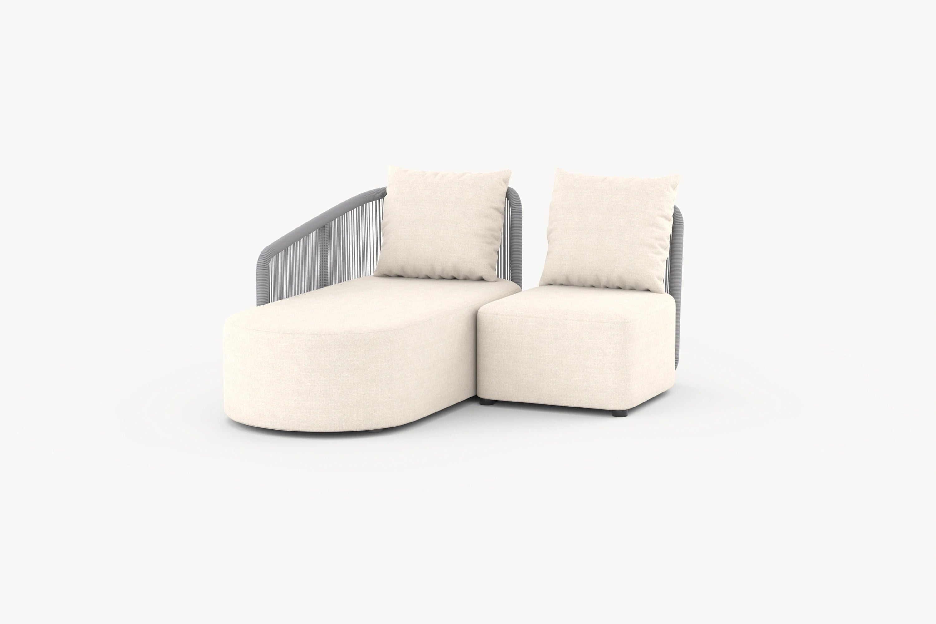 Kapalai Garten Loungesofa Set (3-Sitzer) mit eleganten weißen Kissen auf weißem Sofa, inspiriert von tropischen Motiven, bietet stilvolle Gelassenheit für Ihren Außenbereich.