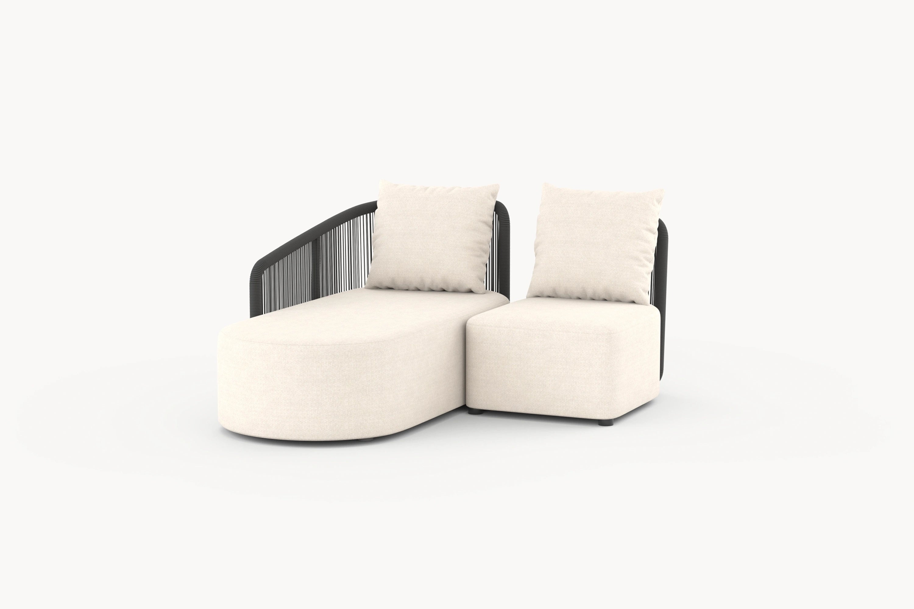 Kapalai Garten Loungesofa Set (3-Sitzer) mit weißen Sitzflächen und schwarzen Armlehnen, verströmt maritime Eleganz, ideal für stilvolle Entspannung und gesellige Anlässe im Garten.