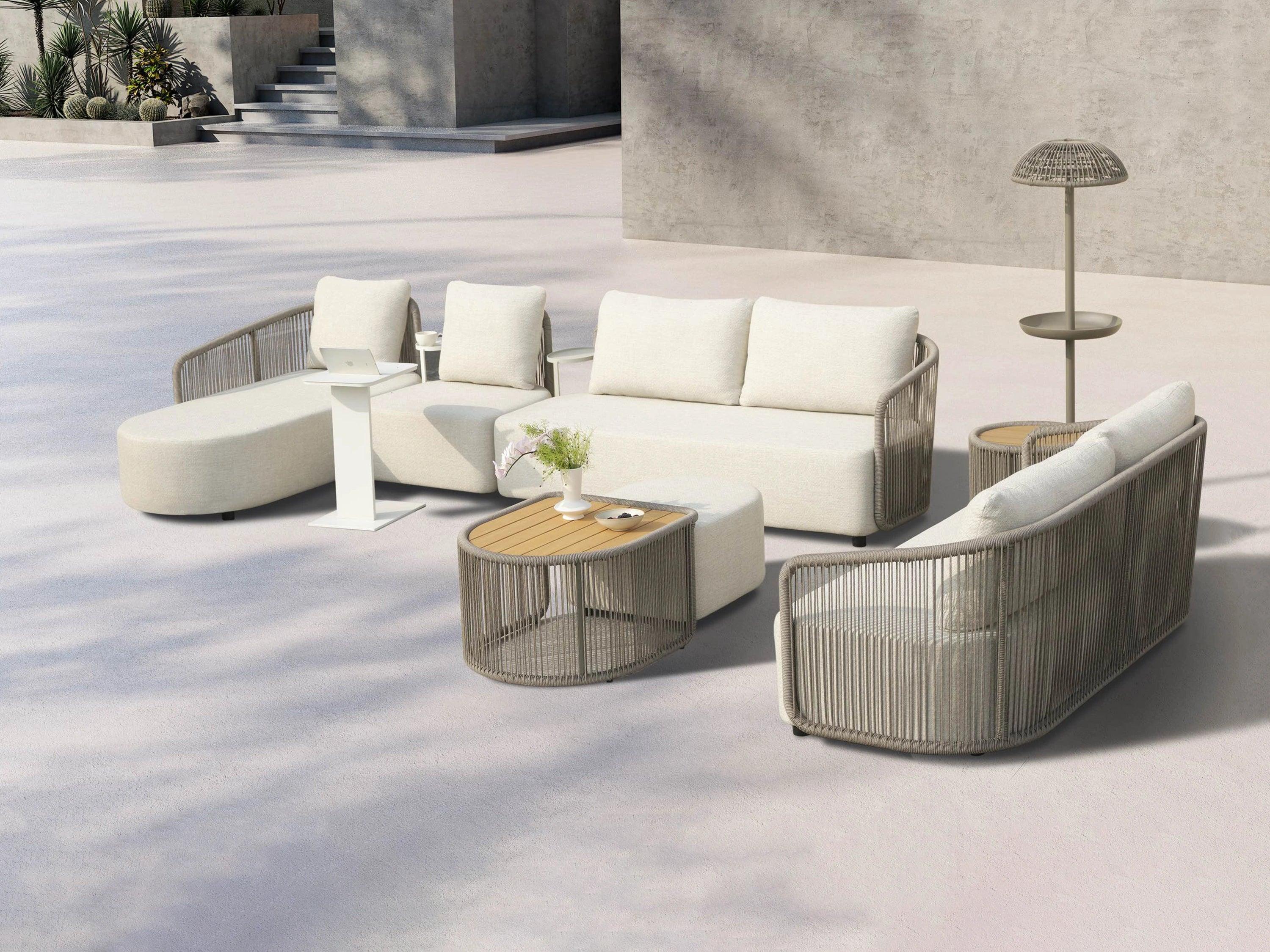 Kapalai Garten Loungesofa Set (6-Sitzer) im Freien, bestehend aus modularen Sofas, Couchtisch mit Obstschale und Hocker, ideal für stilvolle Entspannung und flexible Gartengestaltung.