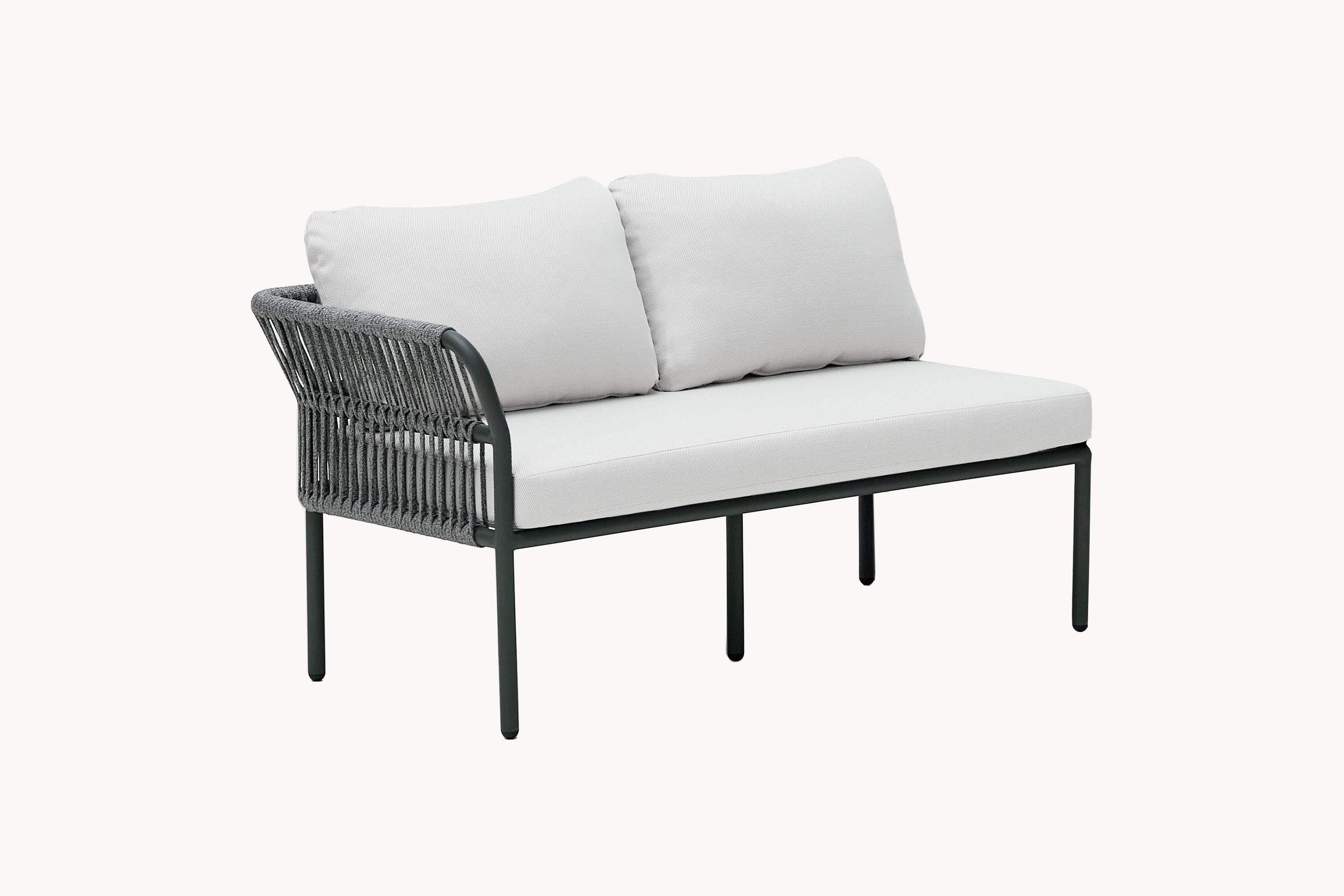 Malaga 2-Sitzer Gartensofa mit einer Armlehne, aus Aluminium und wasserfestem Stoff, zeigt handgefertigte Zugbänder für Komfort und Sicherheit, ideal für flexible Terrassengestaltung von Finqa GmbH.