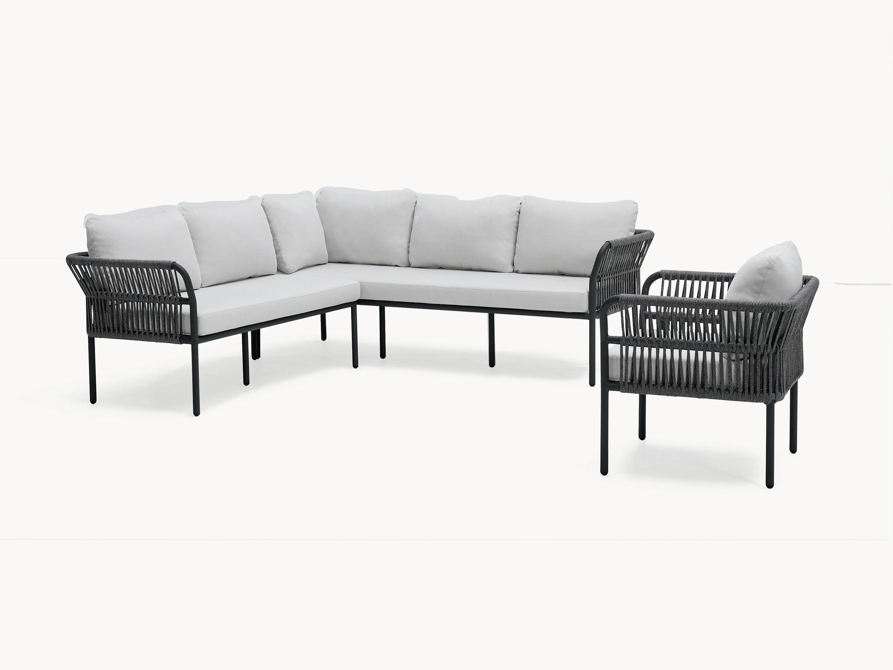 Malaga Garten Ecklounge Set (6-Sitzer) mit weißem Sofa und schwarzem Stuhl, gepolsterte Armlehnen und Zugbänder für Komfort und Stil, ideal für flexible Terrassengestaltung.