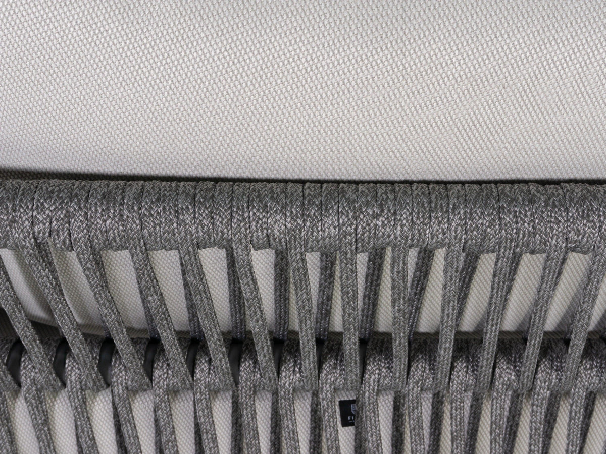 Malaga Garten Ecklounge Set (6-Sitzer) mit handgefertigtem, grau geflochtenem Seil auf einem robusten, pulverbeschichteten Aluminiumrahmen und einem hellen Polsterkissen, ideal für stilvolle, wetterfeste Terrassenmöbel.