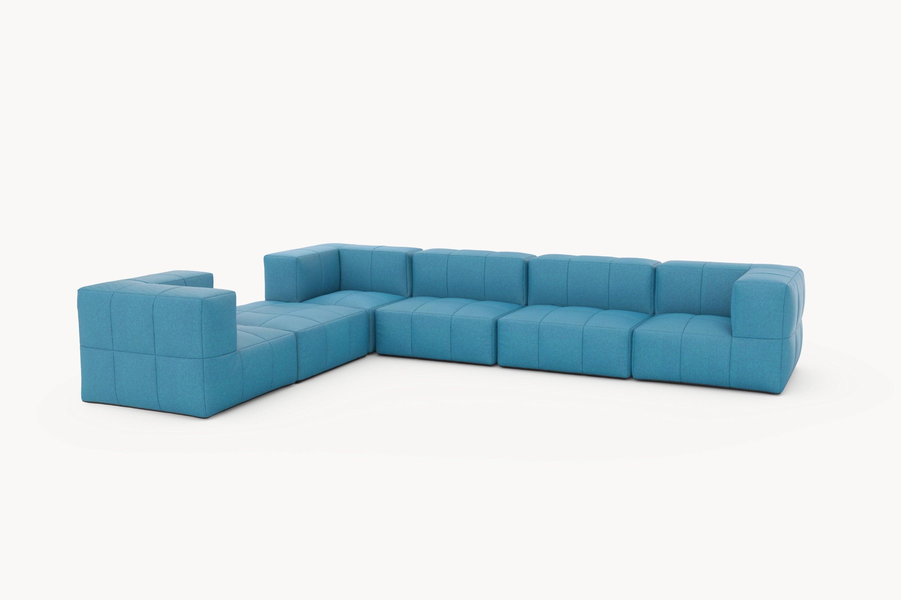Marshmallow Modular Sofa Set (6-Sitzer) von Finqa: Hochwertiges, modulares Sofa, inspiriert von Marshmallows, für flexible Gestaltung. Sichtbar ist ein blaues Sofa mit robustem, umweltfreundlichem Design.
