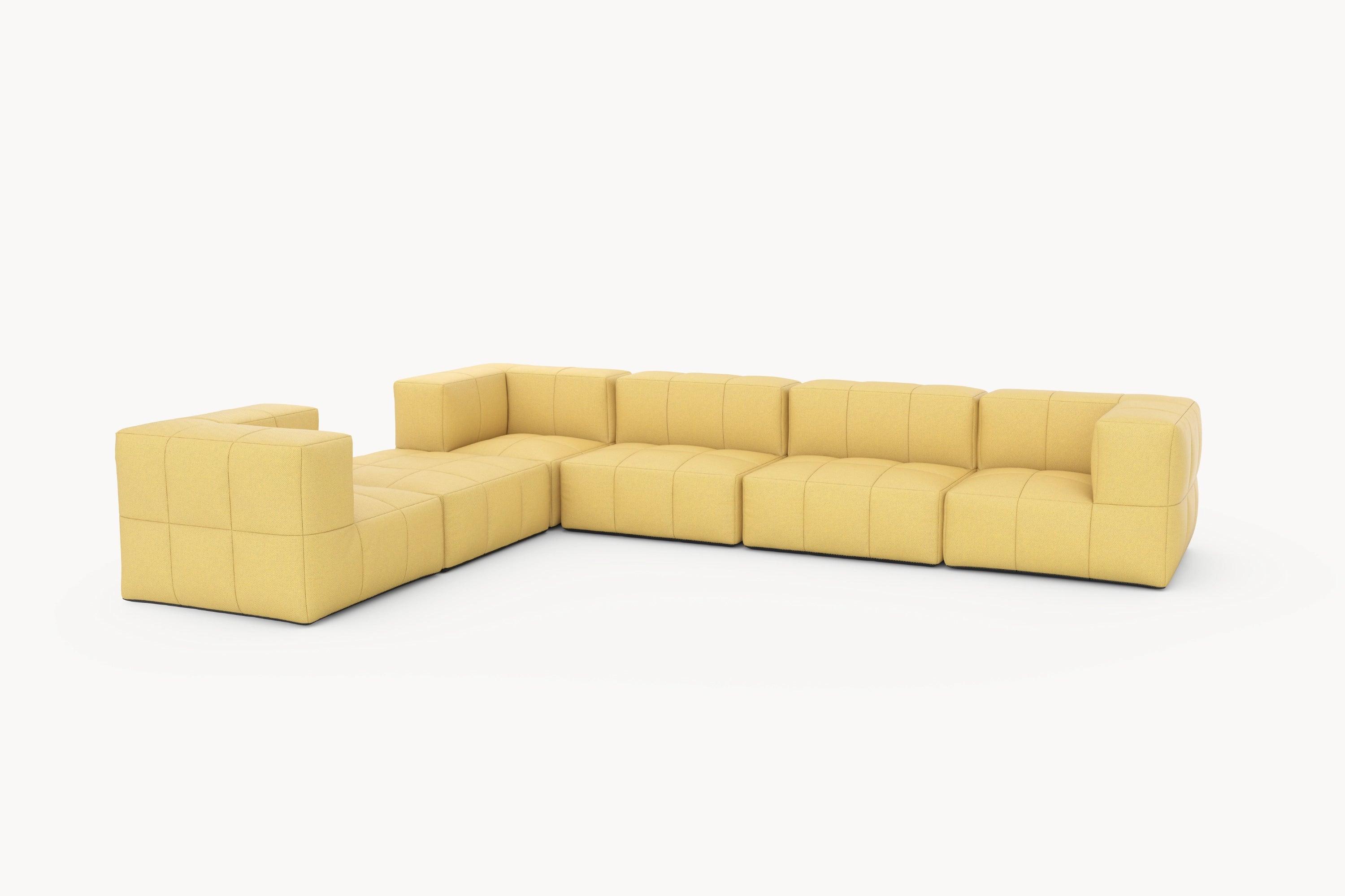 Marshmallow Modular Sofa Set (6-Sitzer) mit gelben, modulierbaren Elementen, inspiriert von Marshmallows, bietet Flexibilität und Komfort für individuelle Gestaltungsmöglichkeiten im Outdoor-Bereich. Ideal für Garten oder Terrasse.