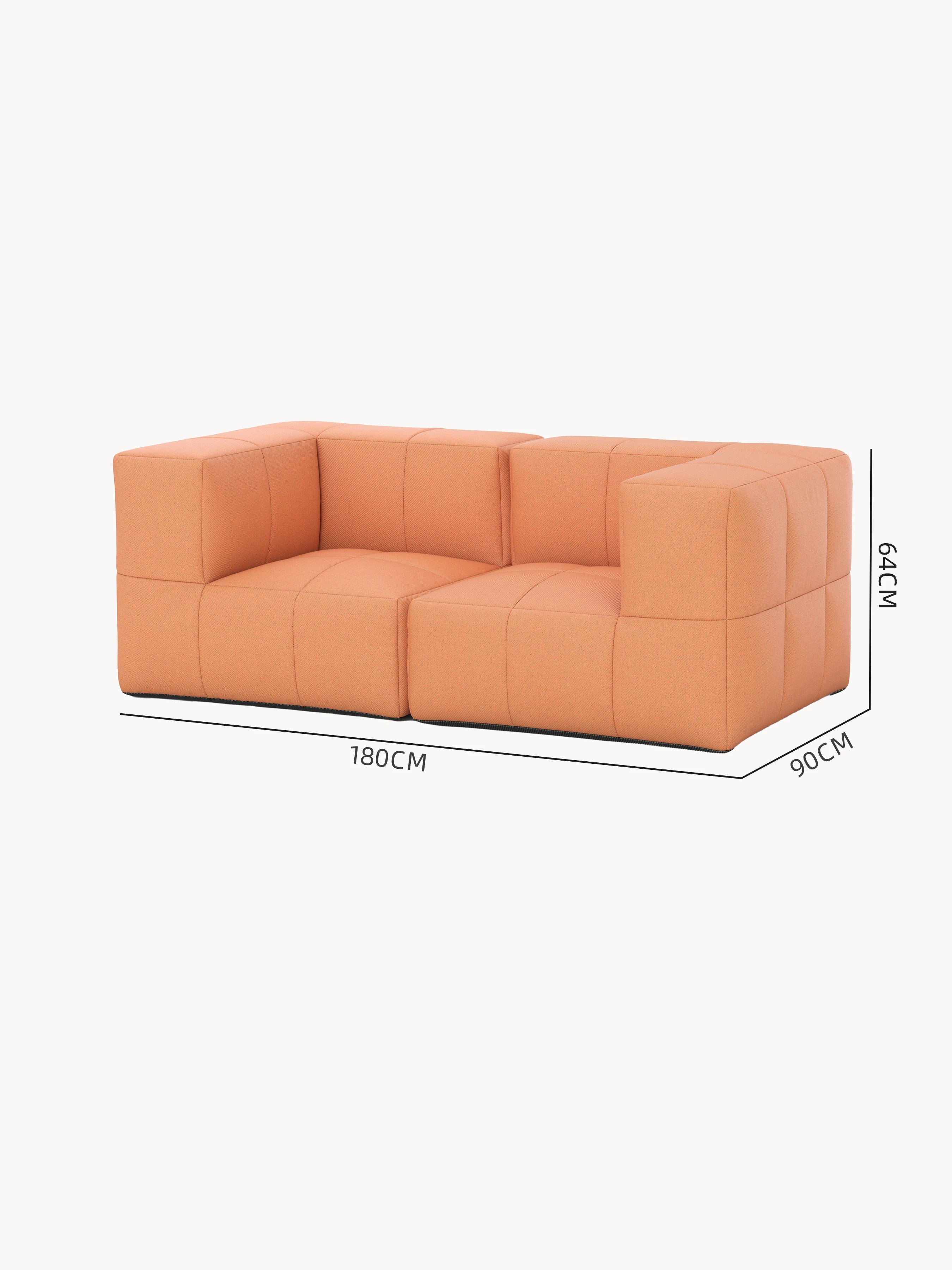 Nahaufnahme des Marshmallow Modular Sofa Set S von Finqa. Das modulare Design ermöglicht individuelle Gestaltung, inspiriert von Marshmallows, mit nachhaltigen, wasserabweisenden Materialien für langlebigen Komfort und Flexibilität.