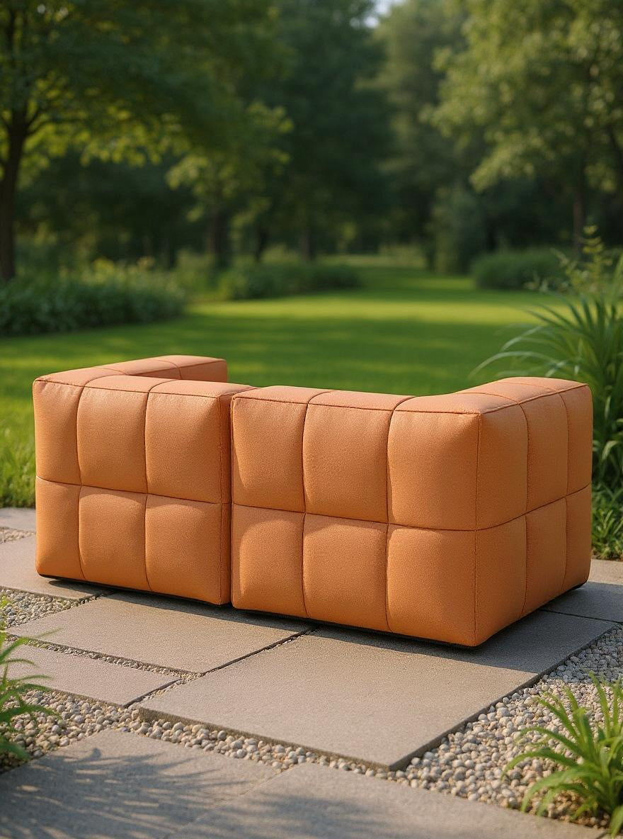 Nahaufnahme des Marshmallow Modular Sofa Sets S von Finqa: Ein stilvolles, modulares Outdoor-Sofa, inspiriert von Marshmallows, mit wasserabweisendem Stoff und umweltfreundlichem Füllmaterial für flexible Gartengestaltung.