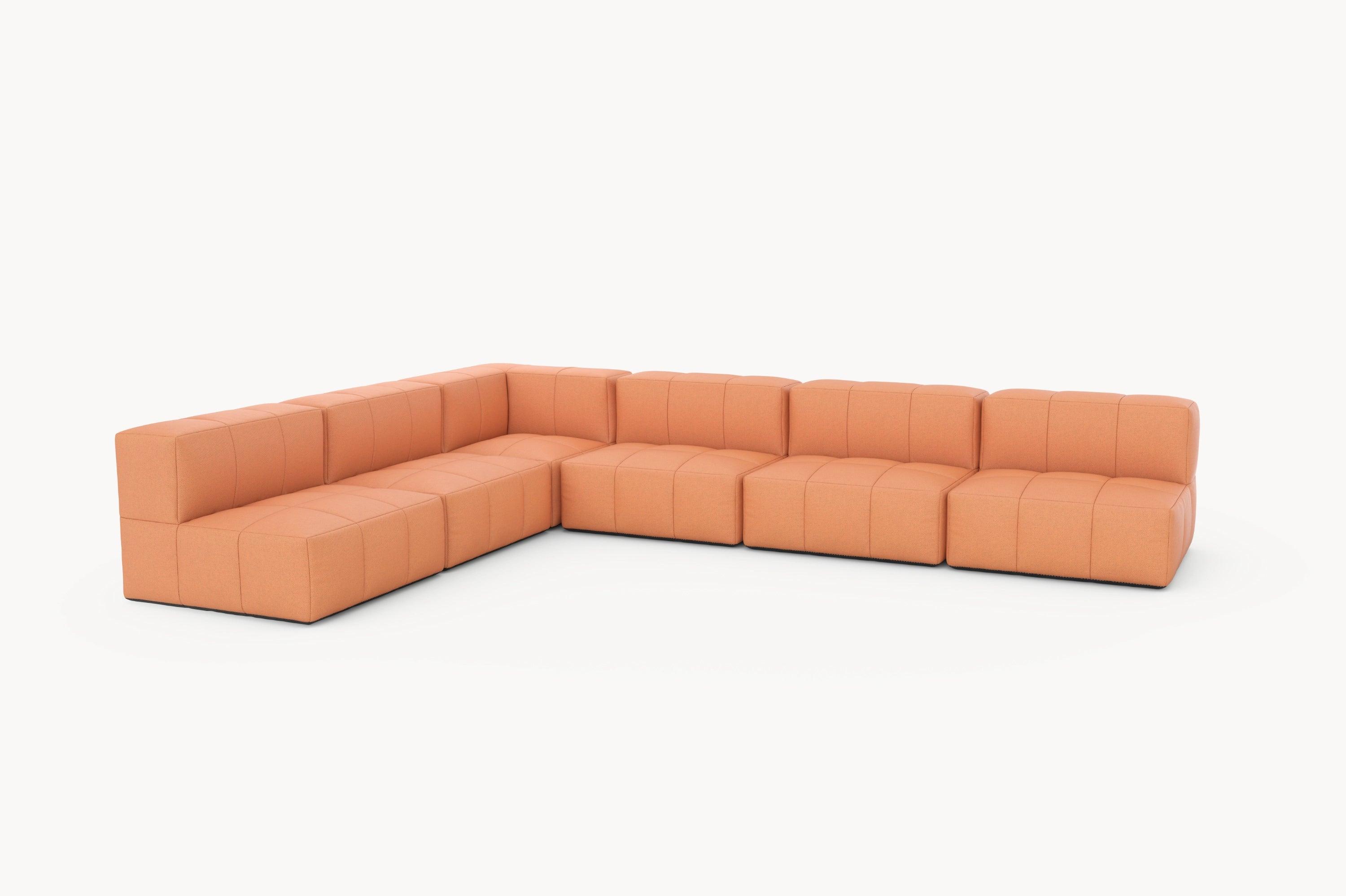 Marshmallow Modular Sofa Set (6-Sitzer) von Finqa: Großes, modulares Sofa mit weichen Kissen, inspiriert von Marshmallows, bietet Flexibilität und Komfort. Nachhaltige, wasserabweisende Materialien, ideal für Outdoor-Bereiche.