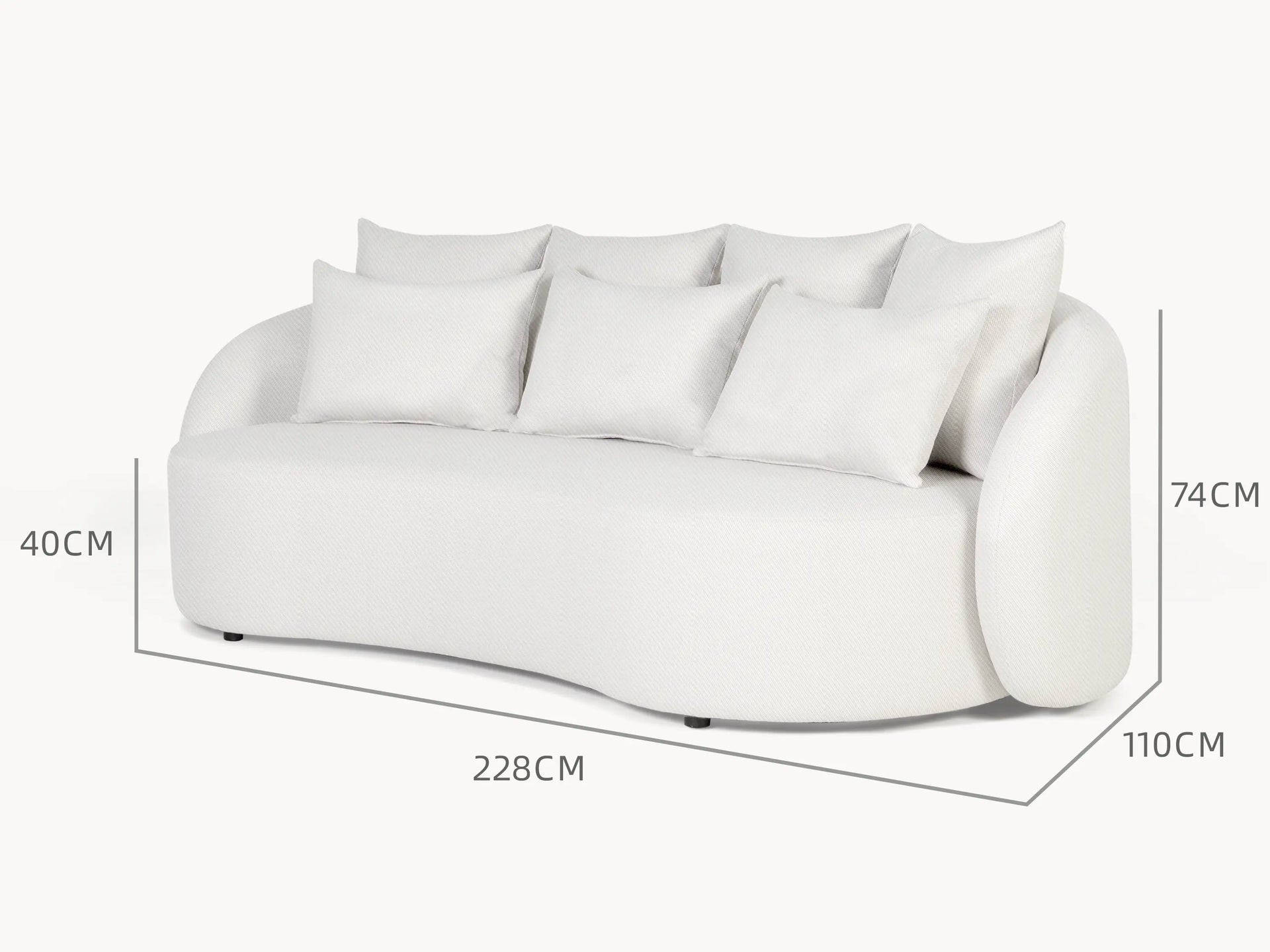 Santorini Garten Loungesofa (2-Sitzer) mit dynamischem, ungleichmäßigem Design, inspiriert von mediterranen Blütenblättern. Hochwertige Olefin-Stoffe verleihen dem Sofa Eleganz und Funktionalität für den Outdoor-Bereich.