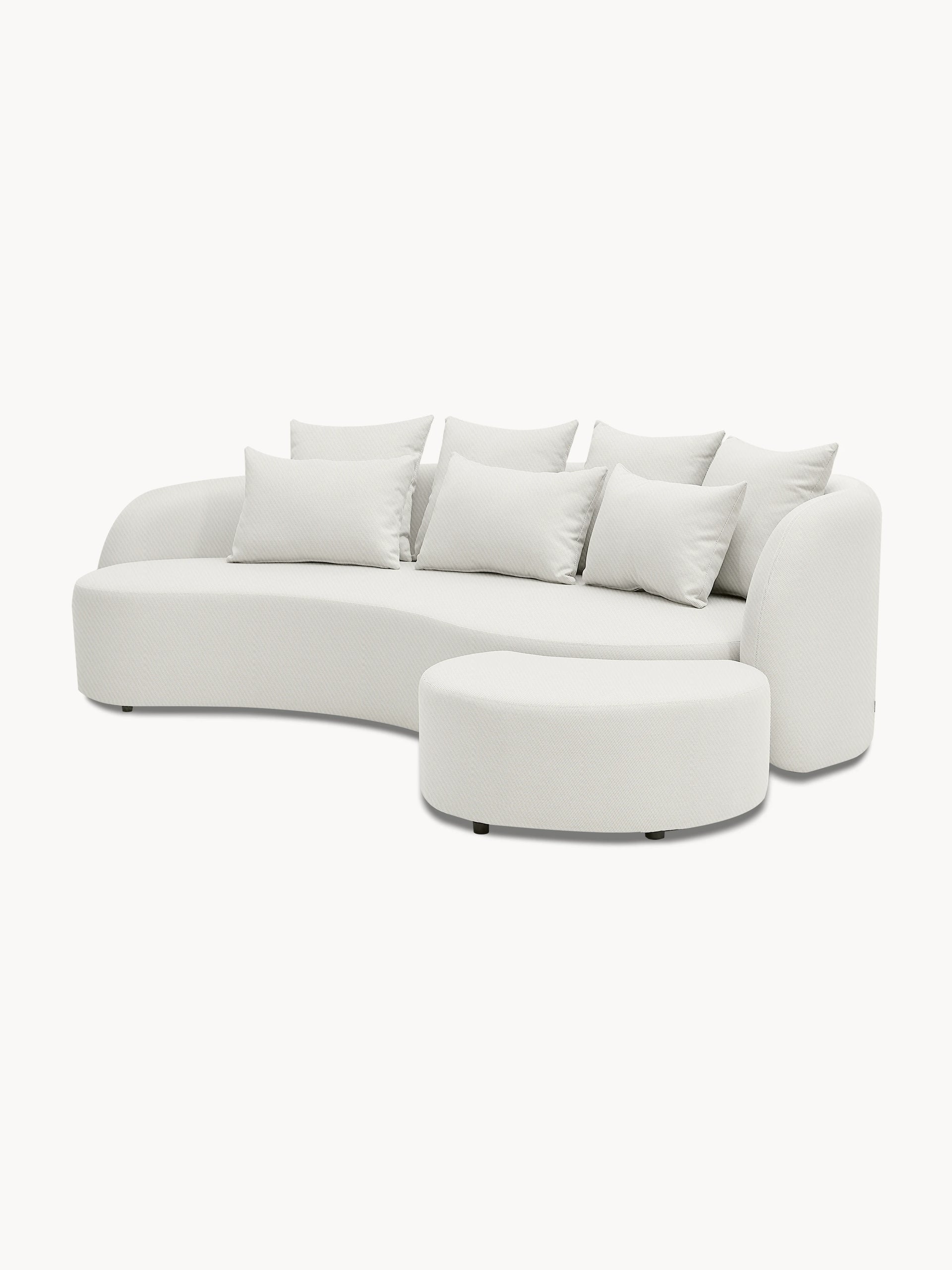 Santorini Garten Loungesofa Set (3-Sitzer): Nahaufnahme eines weißen Kissens, das auf dem eleganten, modularen Möbelstück liegt, inspiriert von mediterranem Stil, ideal für vielseitige Outdoor-Gestaltungen bei Finqa GmbH.