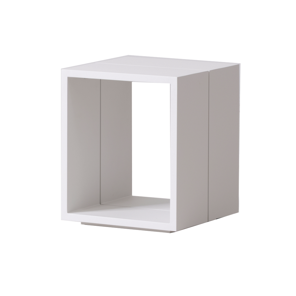 Finqa Sevilla Lounge Beistelltisch aus Aluminium-Pulverbeschichtung, ein rechteckiges, modulares Möbelstück, ideal zum Stapeln oder Montieren, vielseitig einsetzbar für drinnen und draußen.